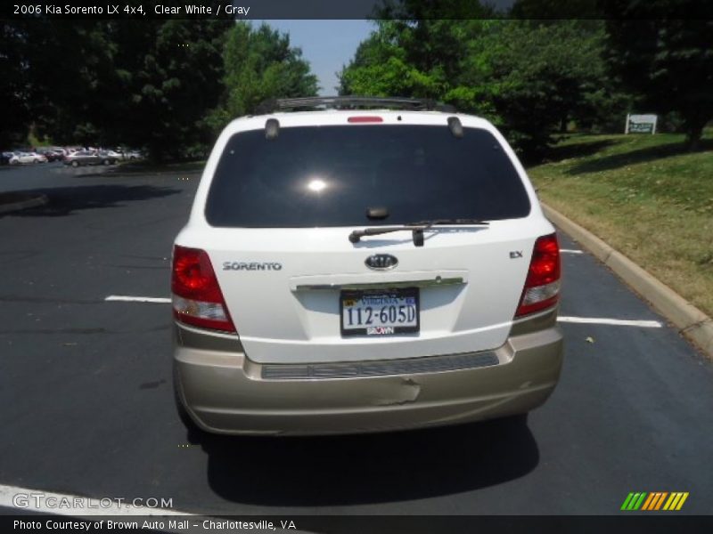 Clear White / Gray 2006 Kia Sorento LX 4x4