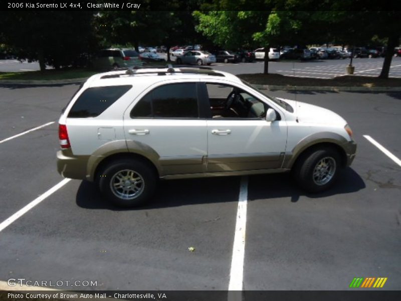 Clear White / Gray 2006 Kia Sorento LX 4x4