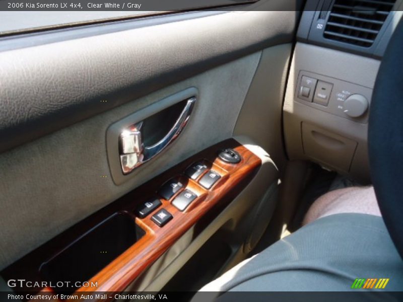Clear White / Gray 2006 Kia Sorento LX 4x4