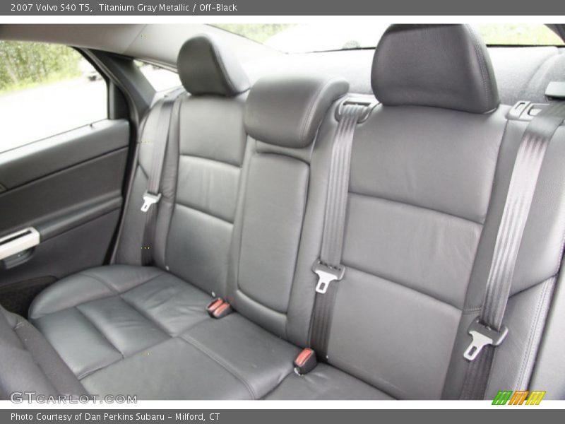 Titanium Gray Metallic / Off-Black 2007 Volvo S40 T5