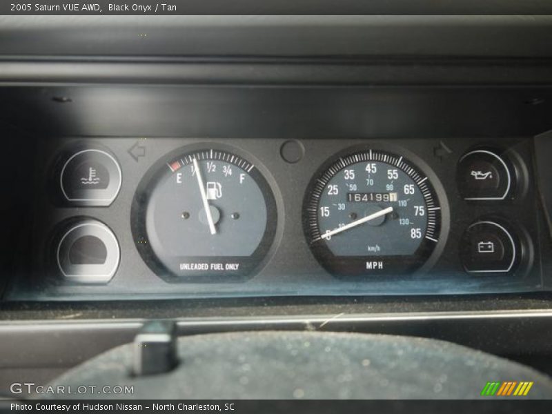 Black Onyx / Tan 2005 Saturn VUE AWD