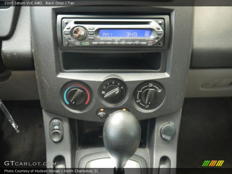 Black Onyx / Tan 2005 Saturn VUE AWD