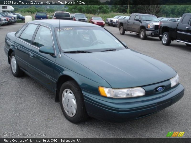 Front 3/4 View of 1995 Taurus GL Sedan