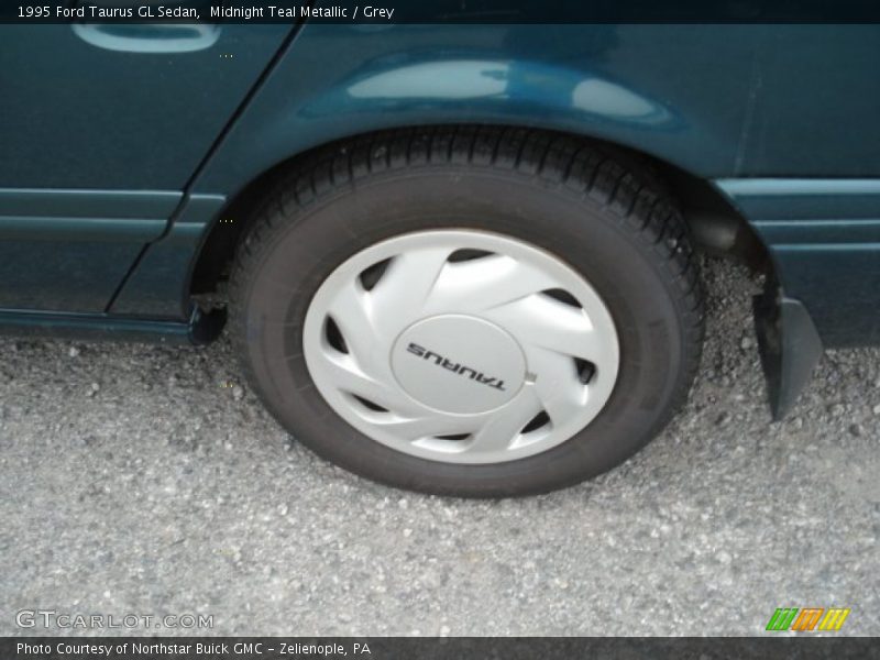  1995 Taurus GL Sedan Wheel