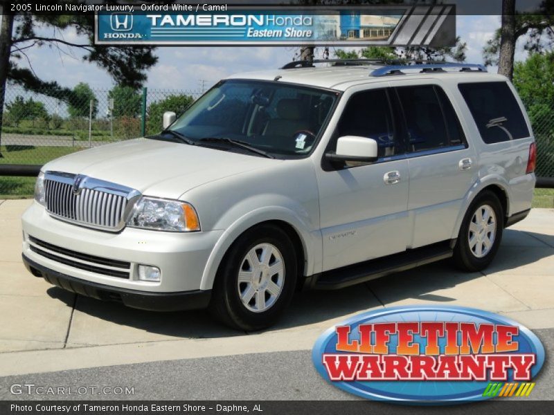 Oxford White / Camel 2005 Lincoln Navigator Luxury