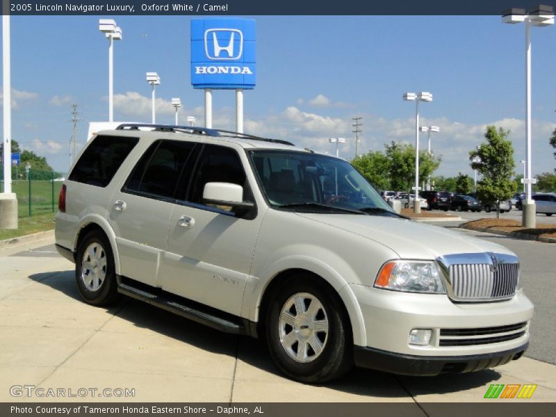 Oxford White / Camel 2005 Lincoln Navigator Luxury