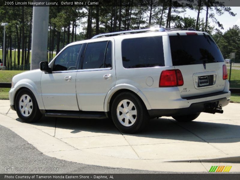 Oxford White / Camel 2005 Lincoln Navigator Luxury
