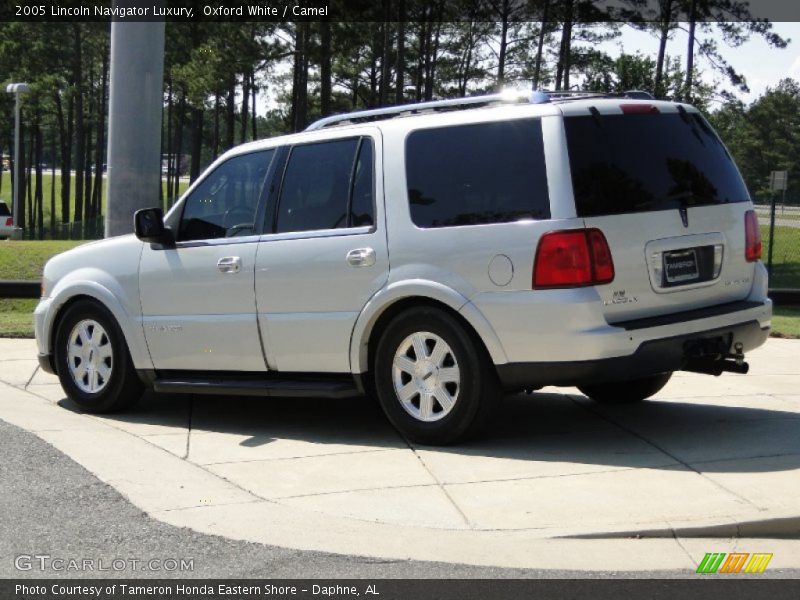 Oxford White / Camel 2005 Lincoln Navigator Luxury