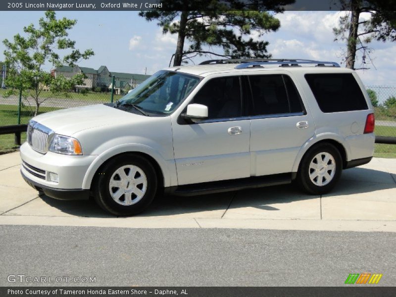 Oxford White / Camel 2005 Lincoln Navigator Luxury
