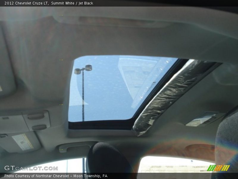 Summit White / Jet Black 2012 Chevrolet Cruze LT