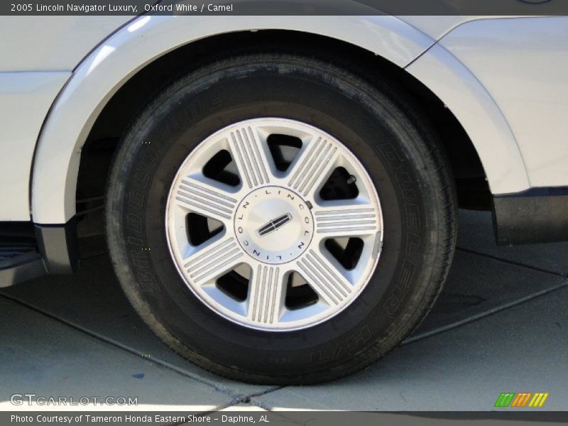 Oxford White / Camel 2005 Lincoln Navigator Luxury