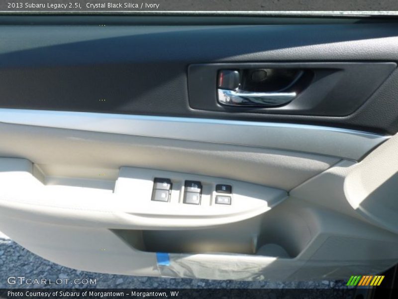 Crystal Black Silica / Ivory 2013 Subaru Legacy 2.5i