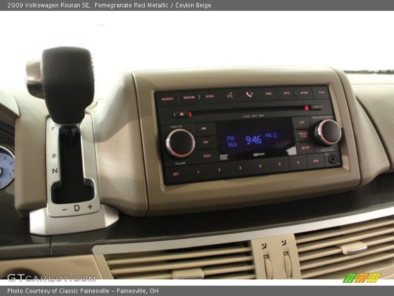 Pomegranate Red Metallic / Ceylon Beige 2009 Volkswagen Routan SE