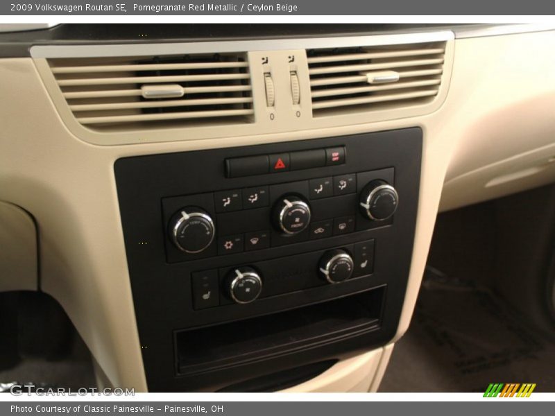 Pomegranate Red Metallic / Ceylon Beige 2009 Volkswagen Routan SE