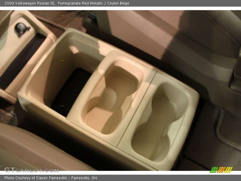 Pomegranate Red Metallic / Ceylon Beige 2009 Volkswagen Routan SE