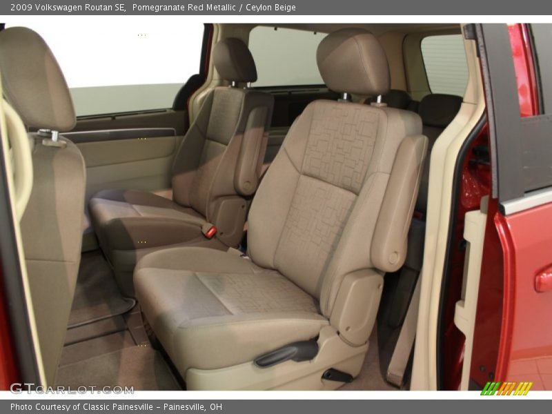 Pomegranate Red Metallic / Ceylon Beige 2009 Volkswagen Routan SE