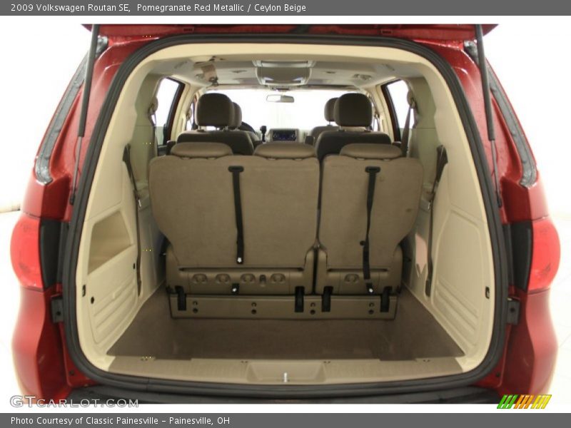 Pomegranate Red Metallic / Ceylon Beige 2009 Volkswagen Routan SE