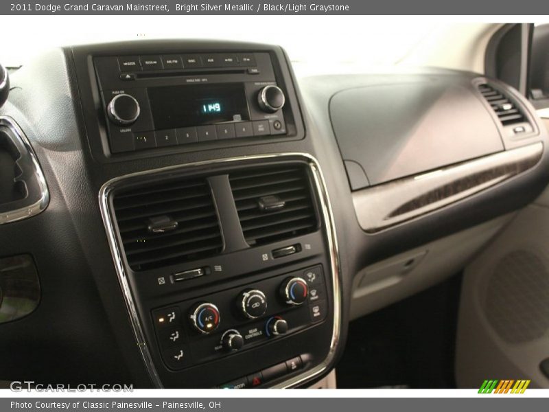 Bright Silver Metallic / Black/Light Graystone 2011 Dodge Grand Caravan Mainstreet