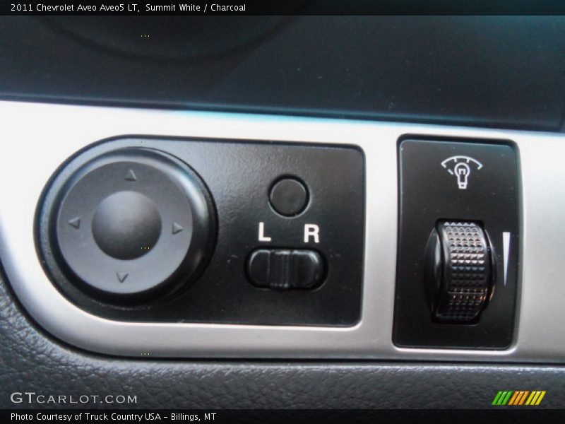 Summit White / Charcoal 2011 Chevrolet Aveo Aveo5 LT