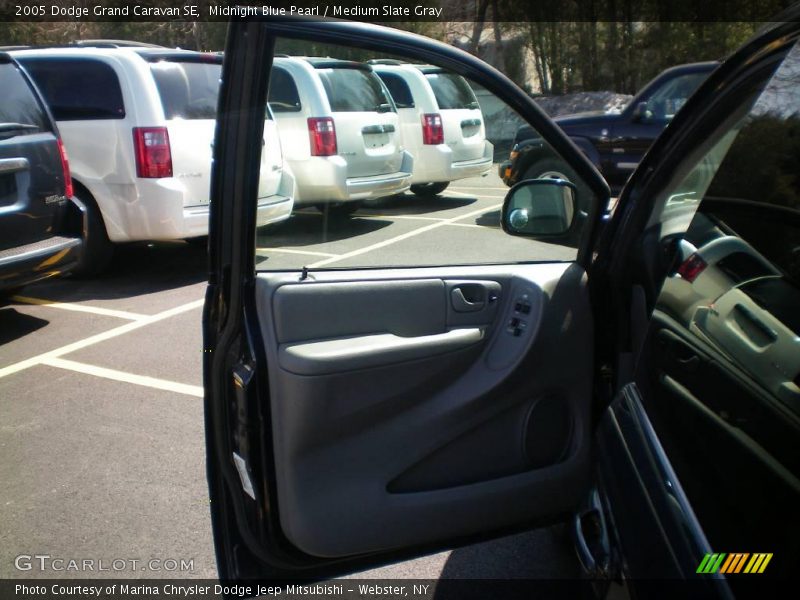 Midnight Blue Pearl / Medium Slate Gray 2005 Dodge Grand Caravan SE