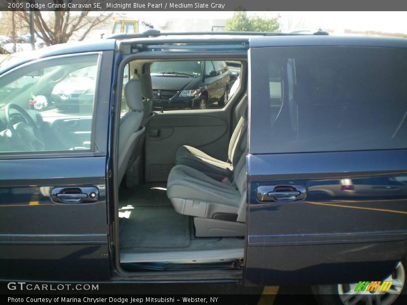 Midnight Blue Pearl / Medium Slate Gray 2005 Dodge Grand Caravan SE
