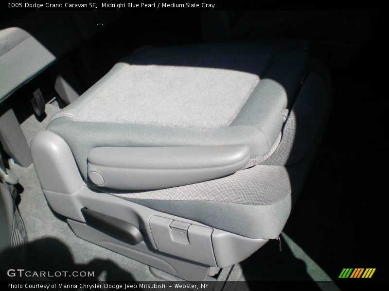 Midnight Blue Pearl / Medium Slate Gray 2005 Dodge Grand Caravan SE