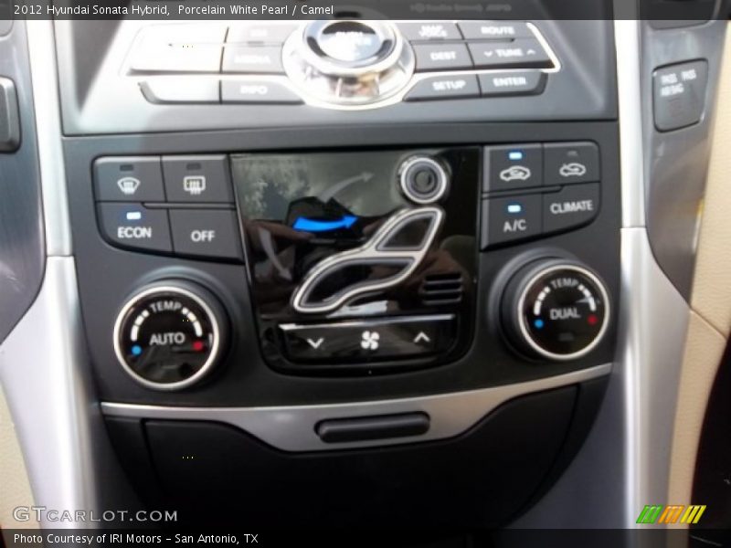 Controls of 2012 Sonata Hybrid