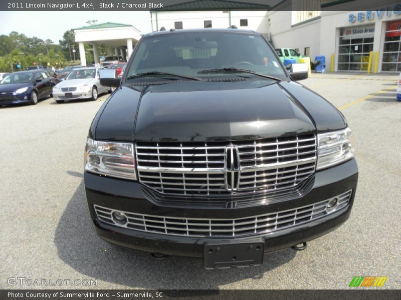  2011 Navigator L 4x4 Black