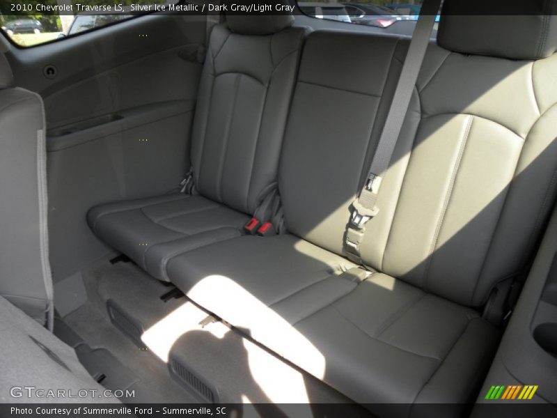 Silver Ice Metallic / Dark Gray/Light Gray 2010 Chevrolet Traverse LS