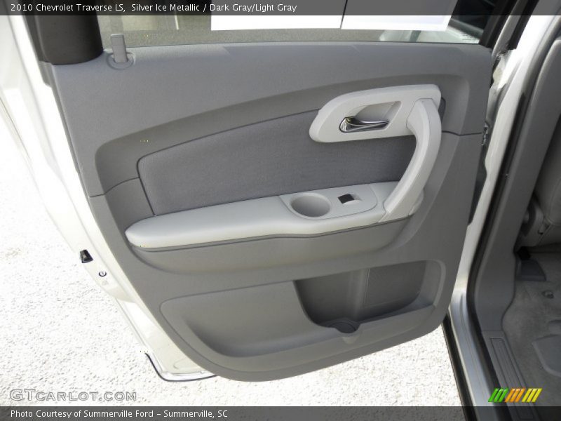 Silver Ice Metallic / Dark Gray/Light Gray 2010 Chevrolet Traverse LS