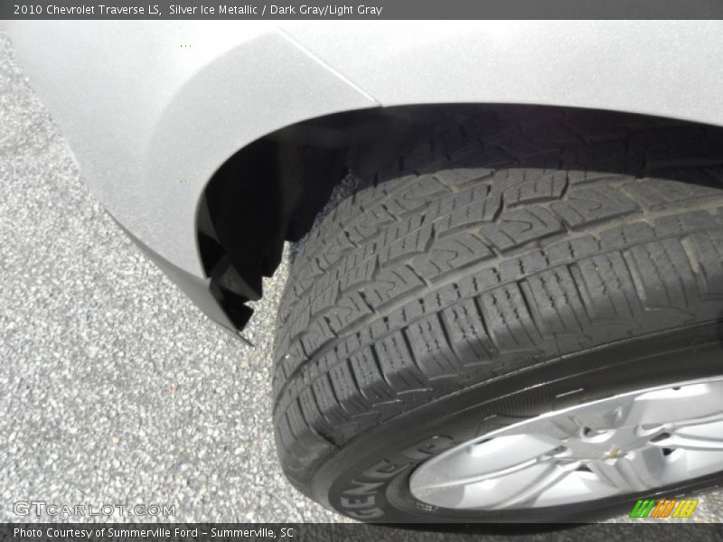 Silver Ice Metallic / Dark Gray/Light Gray 2010 Chevrolet Traverse LS