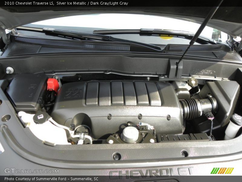 Silver Ice Metallic / Dark Gray/Light Gray 2010 Chevrolet Traverse LS