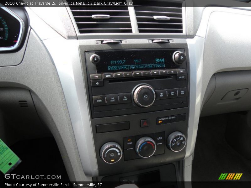 Silver Ice Metallic / Dark Gray/Light Gray 2010 Chevrolet Traverse LS