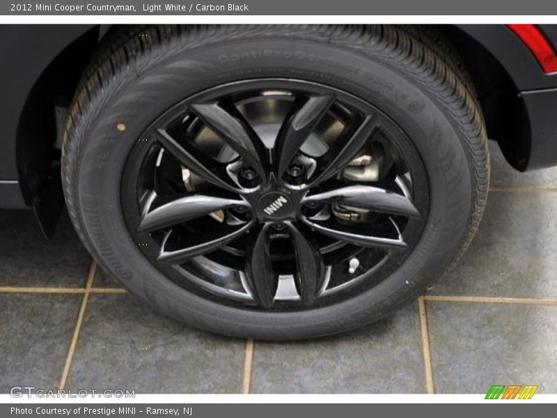 Light White / Carbon Black 2012 Mini Cooper Countryman