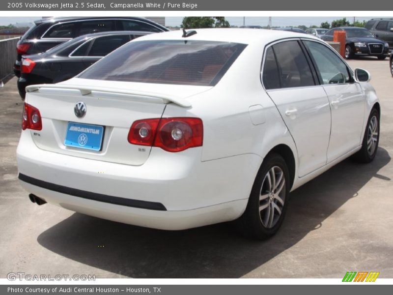 Campanella White / Pure Beige 2005 Volkswagen Jetta 2.5 Sedan
