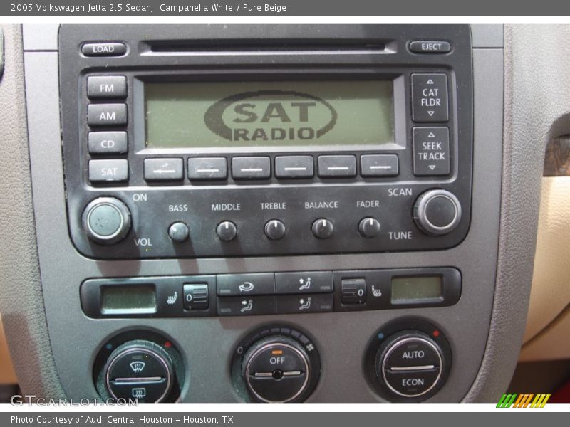 Campanella White / Pure Beige 2005 Volkswagen Jetta 2.5 Sedan