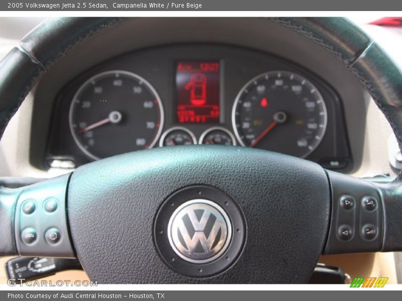 Campanella White / Pure Beige 2005 Volkswagen Jetta 2.5 Sedan