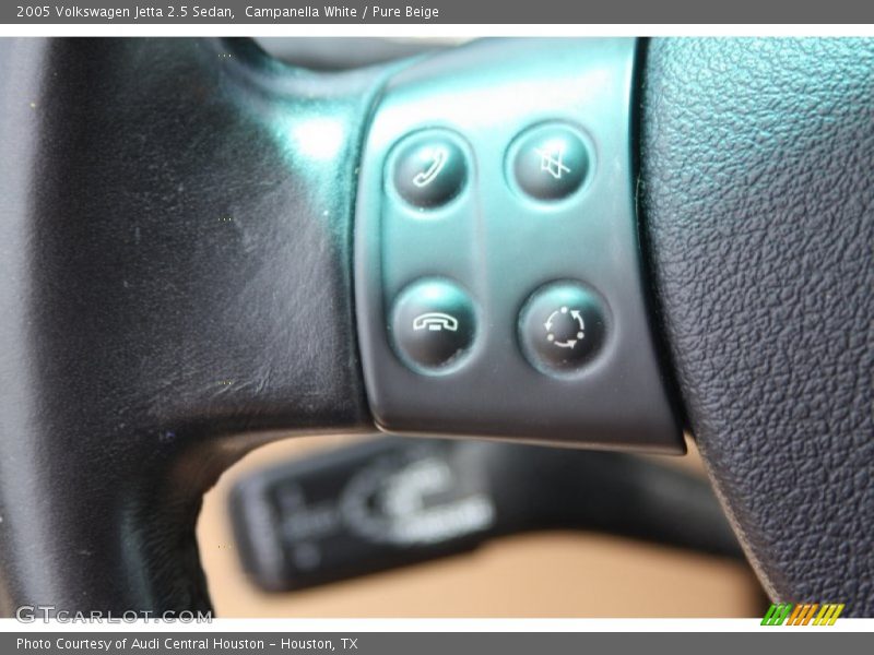 Campanella White / Pure Beige 2005 Volkswagen Jetta 2.5 Sedan
