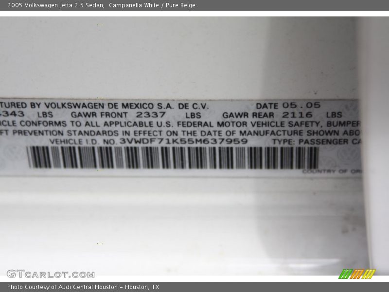 Campanella White / Pure Beige 2005 Volkswagen Jetta 2.5 Sedan