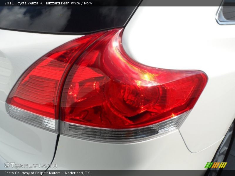 Blizzard Pearl White / Ivory 2011 Toyota Venza I4