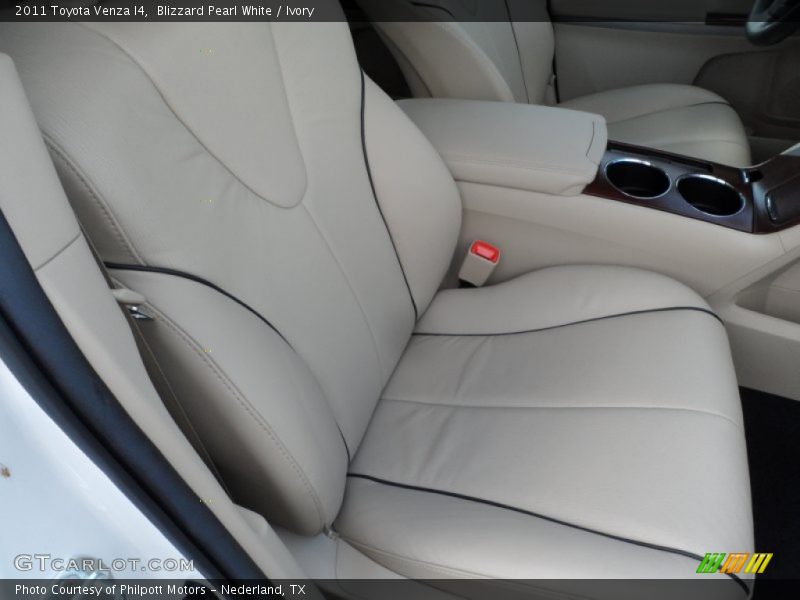 Blizzard Pearl White / Ivory 2011 Toyota Venza I4