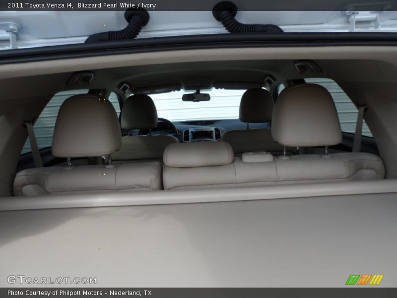Blizzard Pearl White / Ivory 2011 Toyota Venza I4