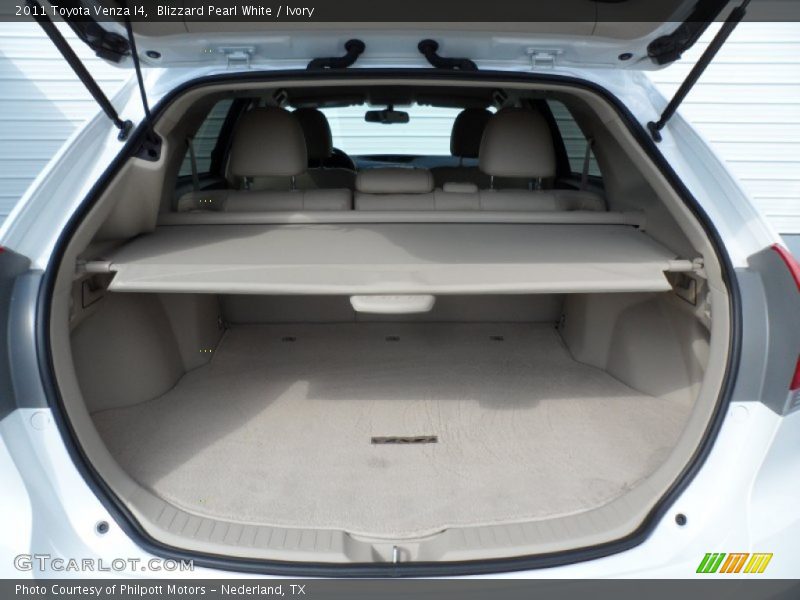 Blizzard Pearl White / Ivory 2011 Toyota Venza I4