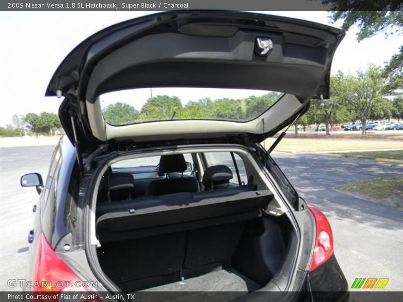Super Black / Charcoal 2009 Nissan Versa 1.8 SL Hatchback