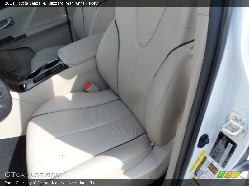 Blizzard Pearl White / Ivory 2011 Toyota Venza I4