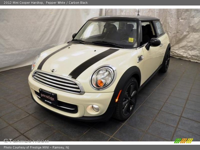 Pepper White / Carbon Black 2012 Mini Cooper Hardtop