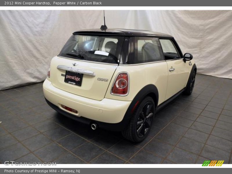 Pepper White / Carbon Black 2012 Mini Cooper Hardtop