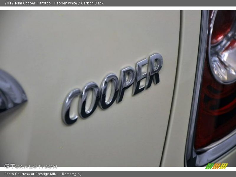 Pepper White / Carbon Black 2012 Mini Cooper Hardtop