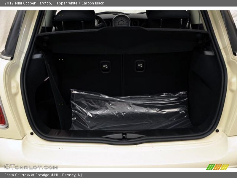 Pepper White / Carbon Black 2012 Mini Cooper Hardtop