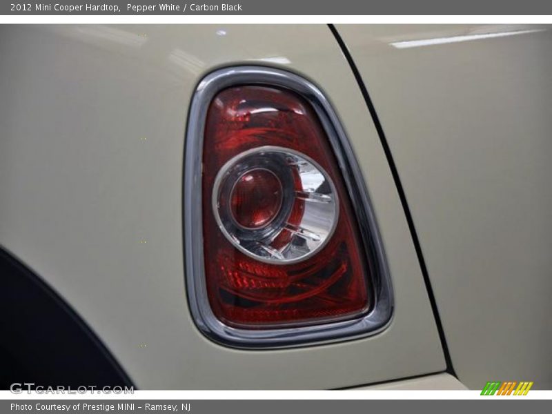 Pepper White / Carbon Black 2012 Mini Cooper Hardtop